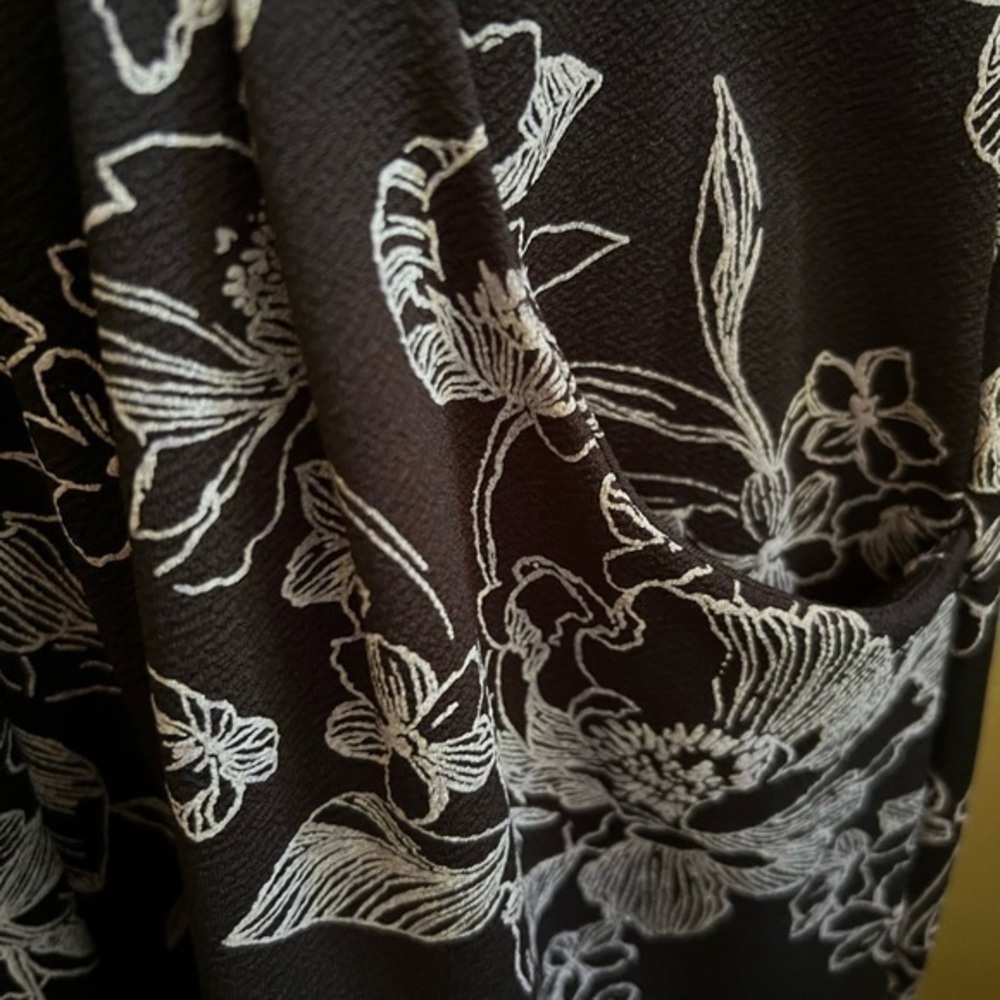 Honey & Rosie cropped black & white floral jumpsuit with POCKETS! Sz M. - Picture 4 of 13